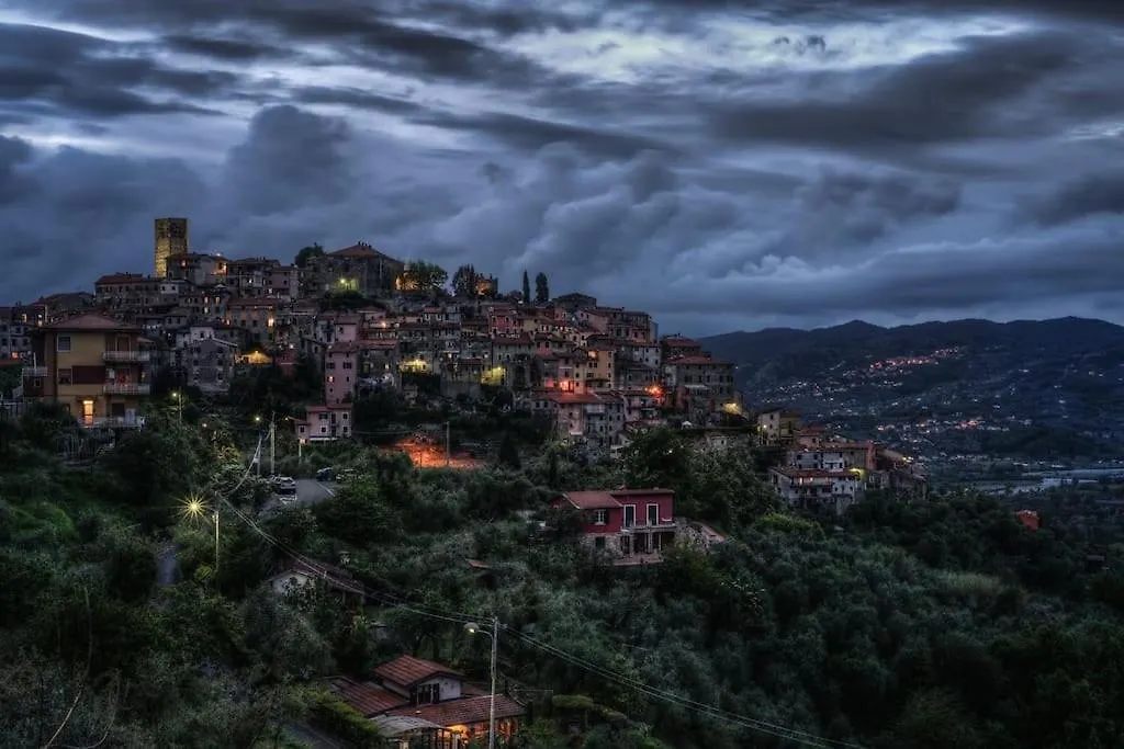 Hébergement de vacances Villa Vezzhouse à Vezzano Ligure