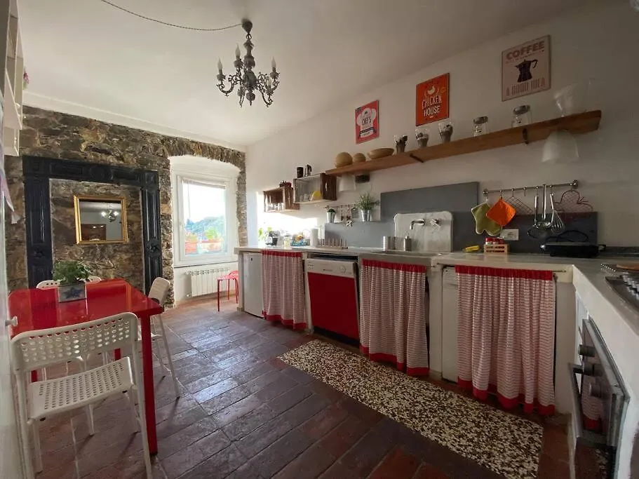 Villa Vezzhouse à Vezzano Ligure 0*,