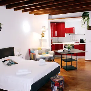 Hbhall Navigli 2 , Milan Italie